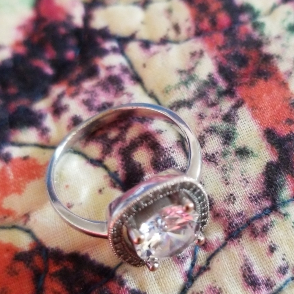 3/$20! Size 8 BEAUTIFUL Ring